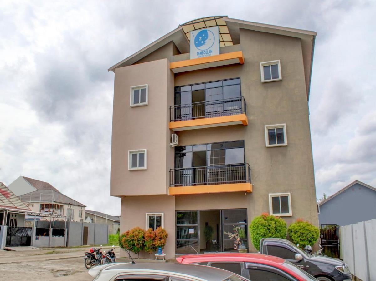 OYO 90162 Remboelan Guest House Sungai Lutus Buitenkant foto